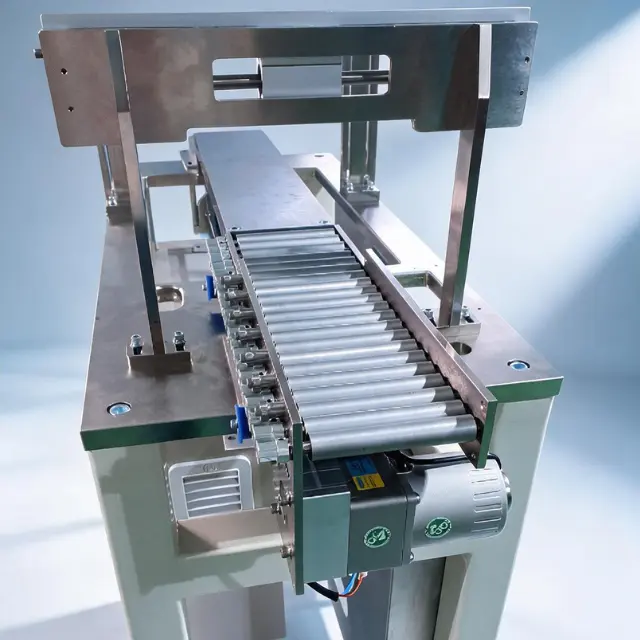 Driving Roller Conveyor ระบบลูกกลิ้งลำเลียงแบบขับเคลื่อน สำหรับเชื่อมต่อ Bowl Feeder และไลน์ผลิต โดย Pensook Technology
